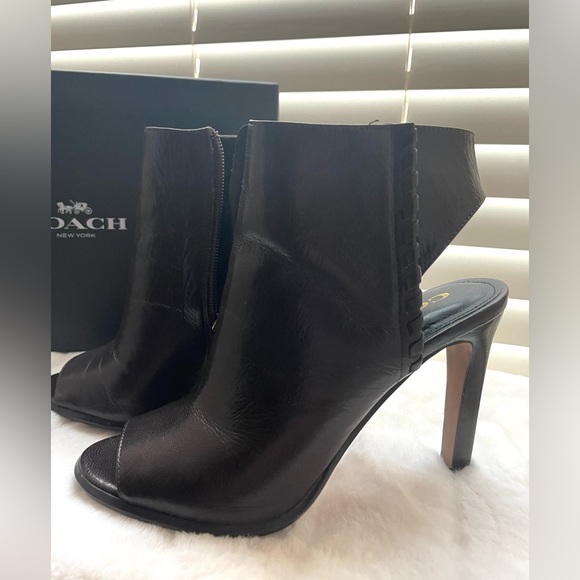 Coach Izzie Brown Peep Toe Ankle Slender Stacked Heel Shoe Bootie Chestnut 5.5 - Picture 2 of 10
